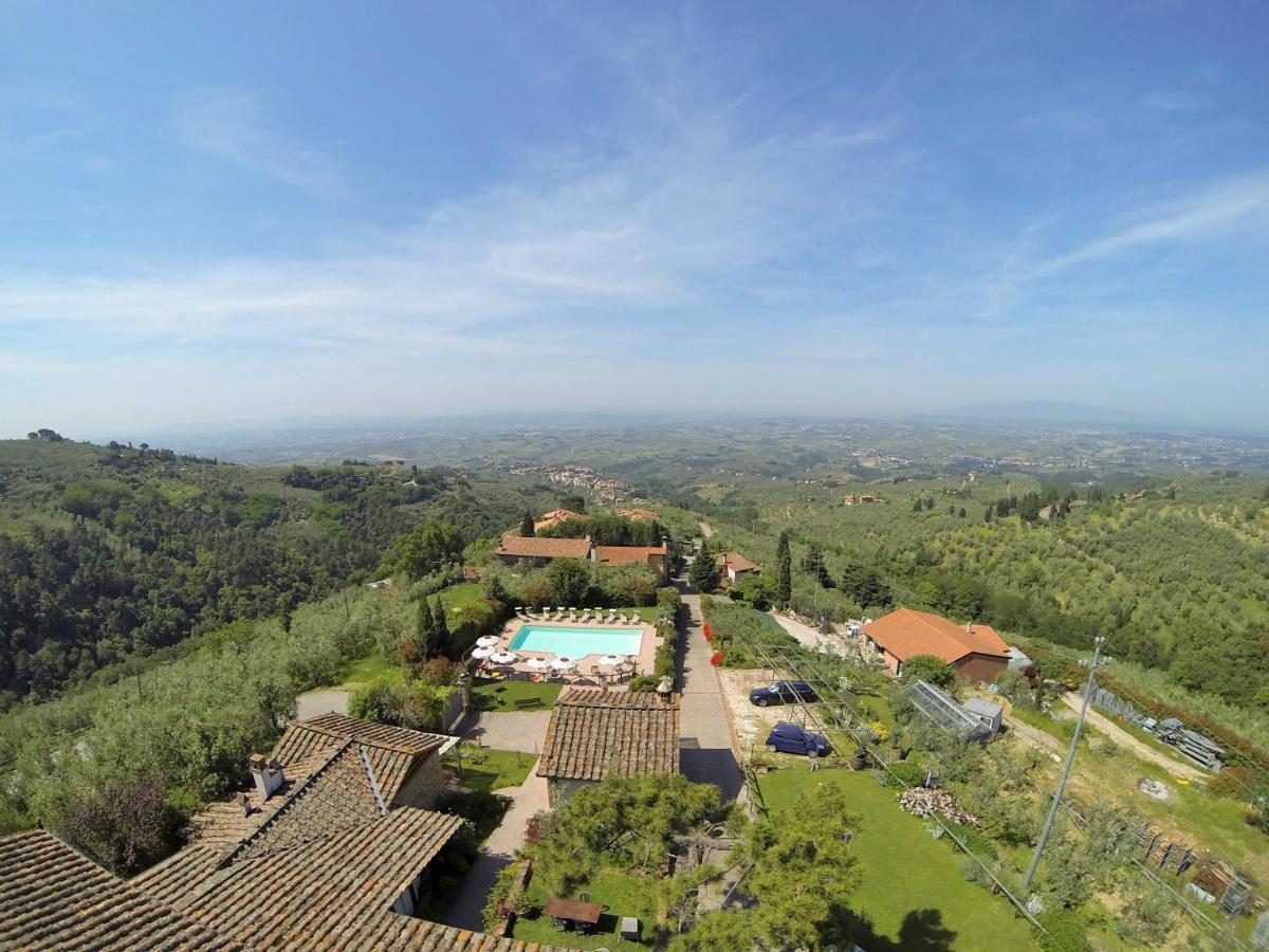 Casa Vacanze La Porta Vinci Exterior photo